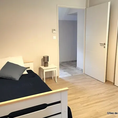 Spacieux Avec Climatisation Dans La Campagne Bourbonnaise - Fr-1-489-339 펜션 *