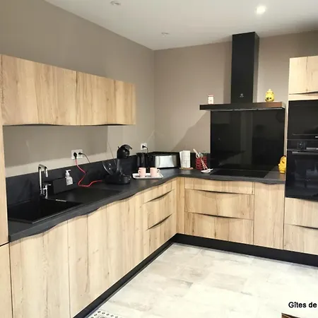 Spacieux Avec Climatisation Dans La Campagne Bourbonnaise - Fr-1-489-339 펜션